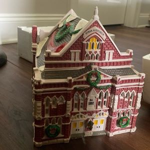 Department 56 Retired Rayman Auditorium